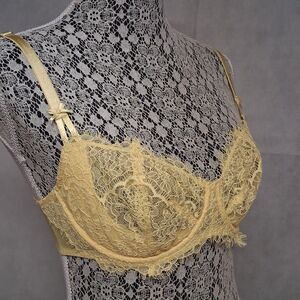 Victoria's Secret Dream Angels Push Up Bra 34D Yellow Without Padding